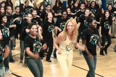 Beyonce surprises students - Let's Move! Flash Workout for New York City