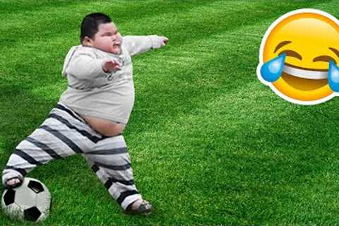 BEST FOOTBALL VINES &amp; TIKTOKS - FAILS, SKILLS &amp; GOALS #32