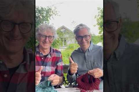 Learn how to Knit in 60 seconds: The Norwegian Purl by ARNE &amp; CARLOS #knitting #purling..