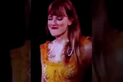 Taylor Swift's Hilarious Reaction To Her 8 Minute Standing Ovation #shorts