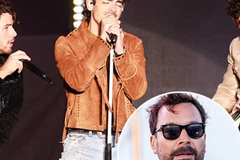 Jimmy Fallon Crashes Jonas Brothers Concert for Karaoke Killers and Social Media Is So Confused