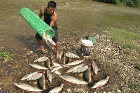 Full Video Primitive Life, Survival Skills, Skills Catch Fish To Survive Living Off, Catch Many Fish