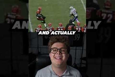 Tom Brady Completes A Pass While SITTING DOWN!😲 | #shorts #nfl #tombrady