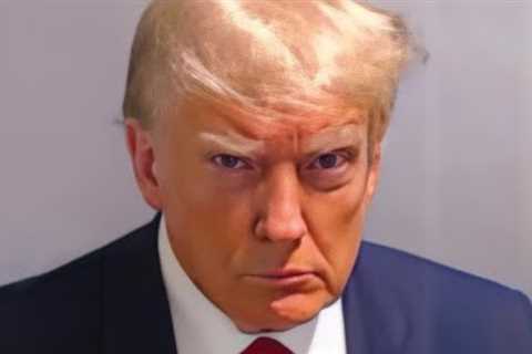 What Trump's Mugshot Expression Really Means, According To Expert