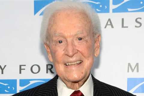 Hollywood Pays Tribute to Bob Barker, Legendary Price Is Right Host Dead at 99