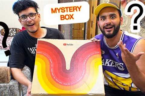 YouTube Sent Us A GIANT Mystery Box 📦