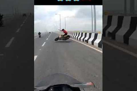 khatarnak bike crash 😭😭#ktm #trending #reaction #bikelover #jammu #rs03rider