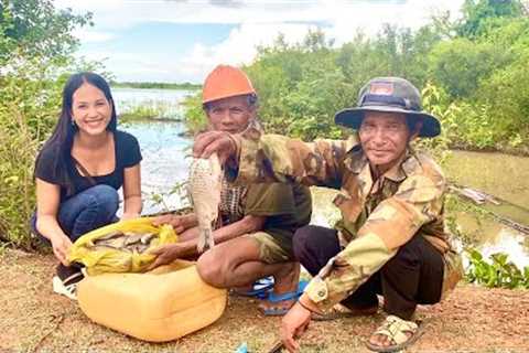 Visited Tonle Sap Lake Bought Fish From The Old Fisher For Cooking