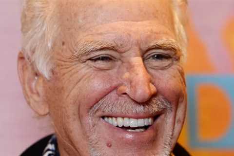 Stars Pay Tribute to Jimmy Buffett, Margaritaville Singer Dead at 76