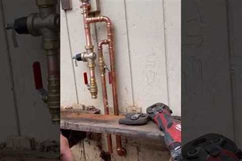 installing a new water line in a crawlspace #plumber #plumbing
