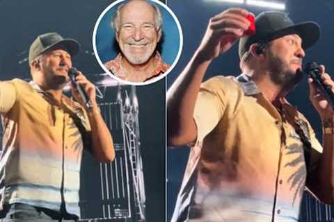 Luke Byran Tribute Jimmy Buffett At Las Vegas Residency Show
