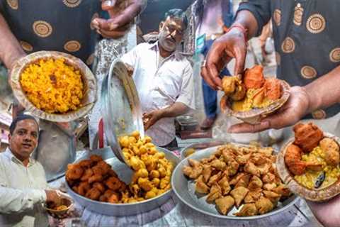 This Place is Famous for Chana Dal Curry &amp; Samosa Only Rs.5/- | Odisha Food Tour | Street Food..