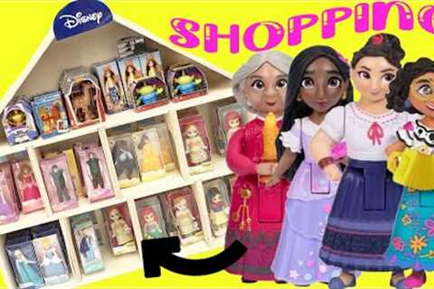 Disney Encanto Mirabel Goes Toy Shopping with Isabela, Alma, Luisa Dolls + Disney Mini Brands
