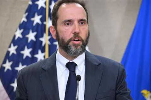 BREAKING: Prosecutors deliver knockout blow to Trump with new update in federal trial