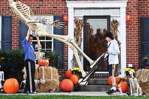 How to Decorate Your House For Halloween