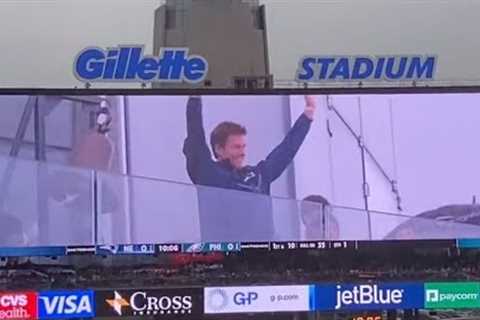 Fans thrilled to see Tom Brady at Patriots season opener