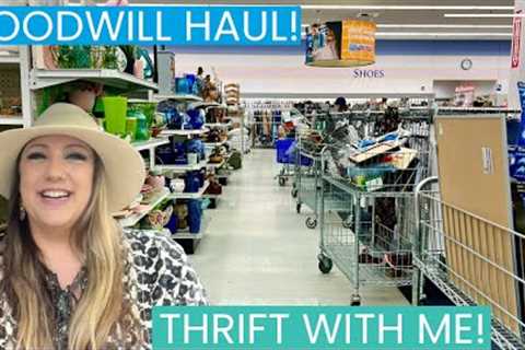 GOODWILL THRIFTING! This is why you ALWAYS look in the glass section! 🙀💰 Goodwill Thrift Haul