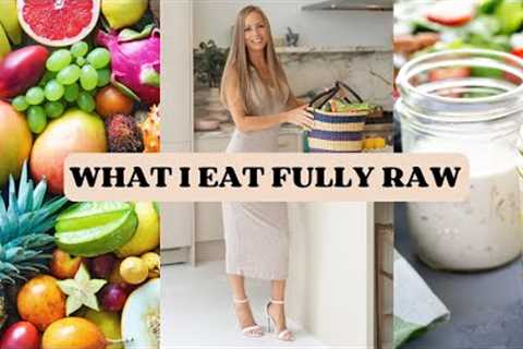 WHAT I EAT IN A DAY...AS A 7 YEAR RAW VEGAN 🍉