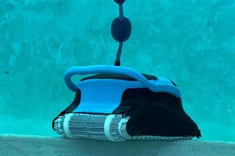 The Editor's Tested Dolphin Nautilus Robotic Swimming Pool Cleaner Review