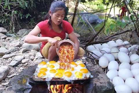 Catch fish found duck egg for food | Cooking duck egg spicy on the rock | Show eating delicious