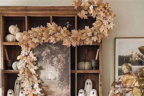 Autumn leaves can be used to create a variety of Halloween decorations and costumes.