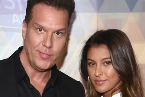 Dane Cook Marries Kelsi Taylor In Hawaiian Wedding -- See Bride's Gorgeous Dress!