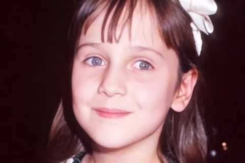 This is what the little girl from Mrs. Doubtfire looks like today