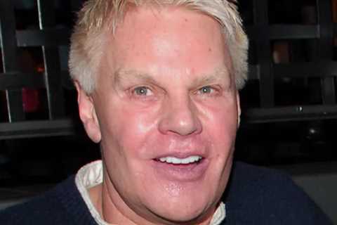 Abercrombie &amp; Fitch Investigating Ex-CEO Mike Jeffries Amid Sexual Misconduct Allegations