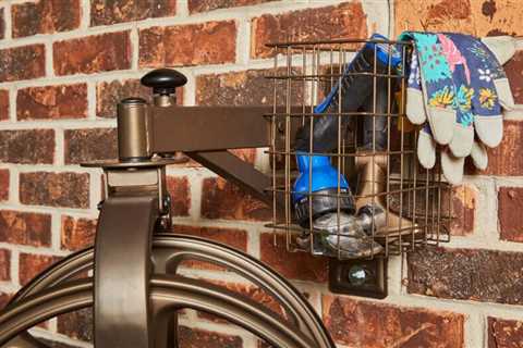 I am an experienced gardener and I love the Liberty Garden Hose Reel