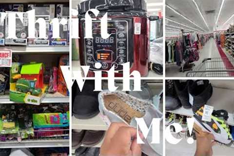Vlogtober | Shopping at an overpriced thrift store | Finding fall items to resell online