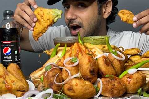 Eating Bread Pakoda, Bread Roll *Kakdi Ke Pakode* &amp; Bread Toast | Indian Street Food Mukbang |