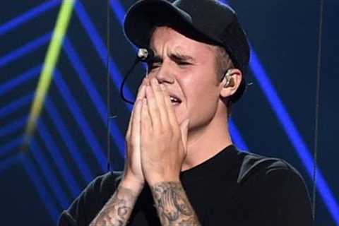 Justin Bieber Breaks Down In Tears On VMA Stage, Where Was Selena Gomez?