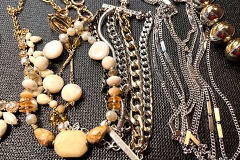 KRISTEN D JEWELRY BOX SUBSCRIPTION UNBOXING - OCTOBER BOX - MONET, JENNY BIRD + MORE!