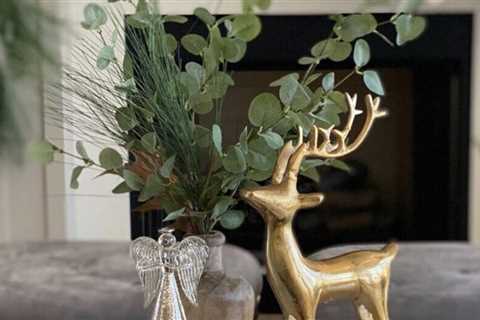 10 Christmas Coffee Table Decor Ideas
