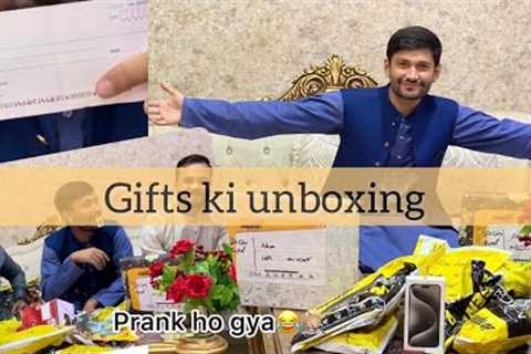 Pre Birthday Gifts Unboxing | Prank Gift Be Aia😅| Blank Check Dost Ne Dye Dia🥰