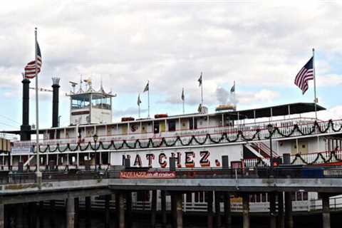 Natchez Steamboat: Take a Cruise on the Mississippi River