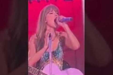 Does Taylor swift lip syncs during her show?