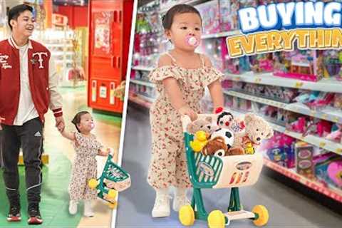 Baby Lakeisha Buying Everything sa TOY STORE