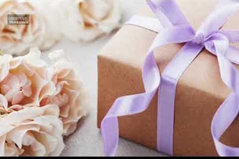 How much money should you give at a wedding?