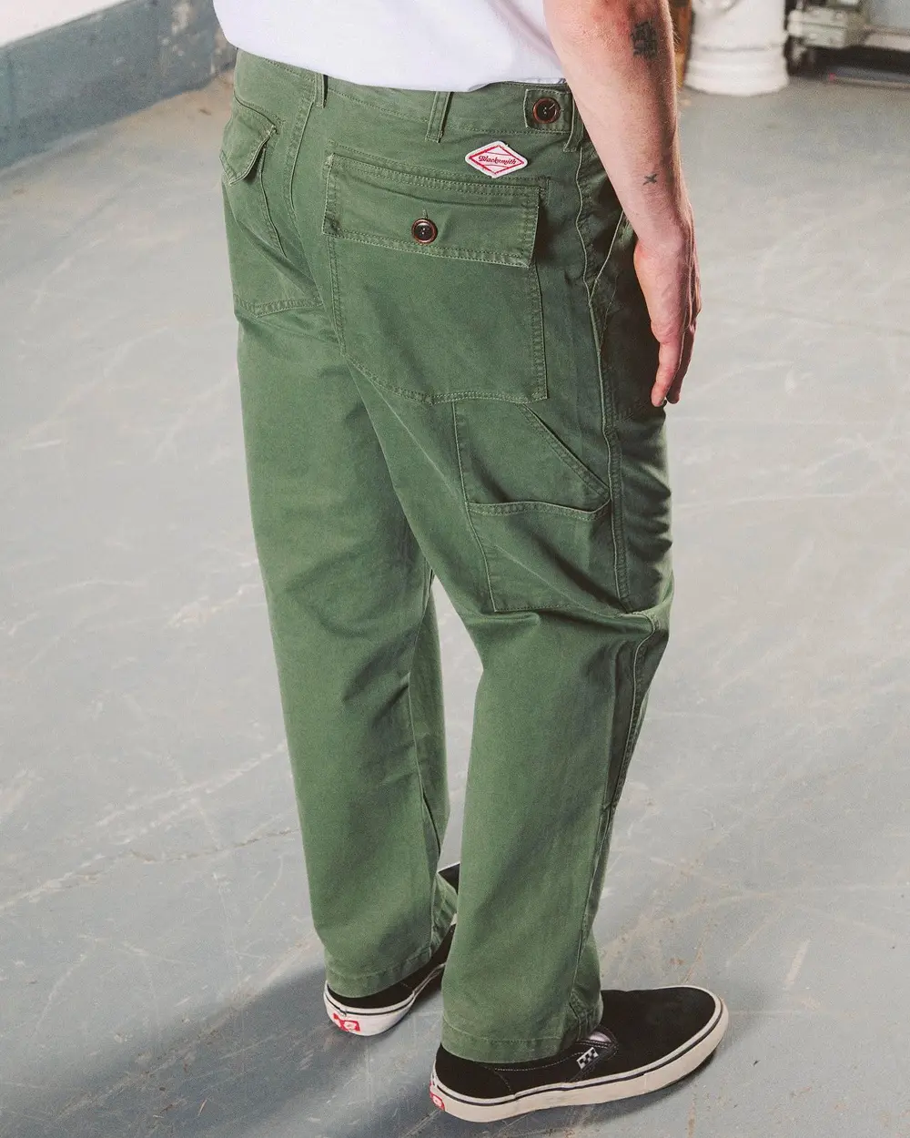 9 Brands Making Stylish &amp; Durable Carpenter Pants For Men