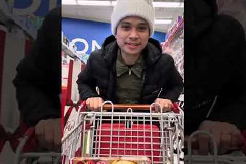 Redeeming points for free grocery shopping worth $400. Only in Canada 😅