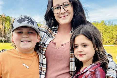Jenelle Evans Faces Backlash for Thanksgiving Post Amidst Son's Runaway and Abuse Allegations