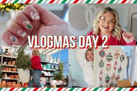 CHRISTMAS MANICURE + FESTIVE PORCH DECOR | VLOGMAS DAY 2