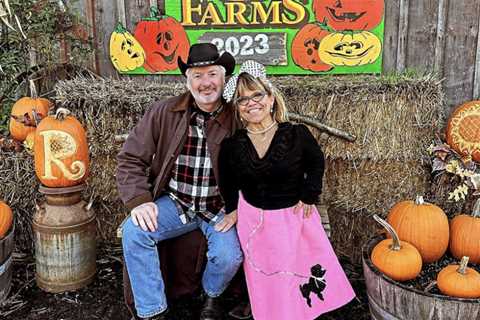 Amy Roloff and Chris Marek Can't Keep Their Hands Off Each Other at Roloff Farms