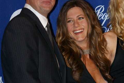 Jennifer Aniston Struggles to Cope with Matthew Perry's Tragic Passing