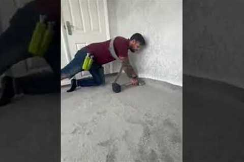 HOW TO STRETCH A CARPET OUT PERFECTLY FLAT #carpet #carpetinstallation #homeimprovement #diy #shorts