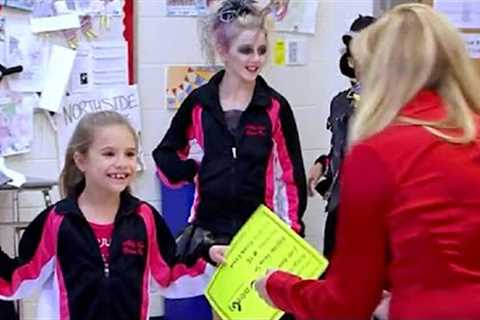 Dance Moms-ABBY AND KELLY FIGHT AFTER AWARDS(S2E15 Flashback)