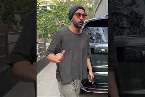 Bollywood Update: #RanbirKapoor snapped in Andheri. #Celebrities