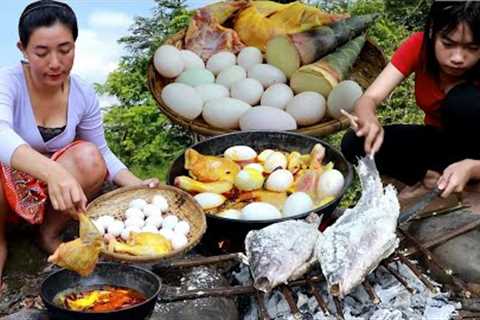 Survival skills-Cooking chicken curry spicy with bamboo shoot &amp; grilled fish with salt for..