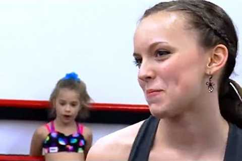 Dance Moms-THE MOMS DON'T WANT PAYTON AND LESLIE TO JOIN THE TEAM(S2E19 Flashback)
